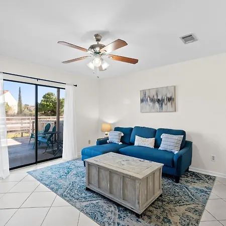 Beach Please, Townhome, Sleeps 4, Free Activities Included!